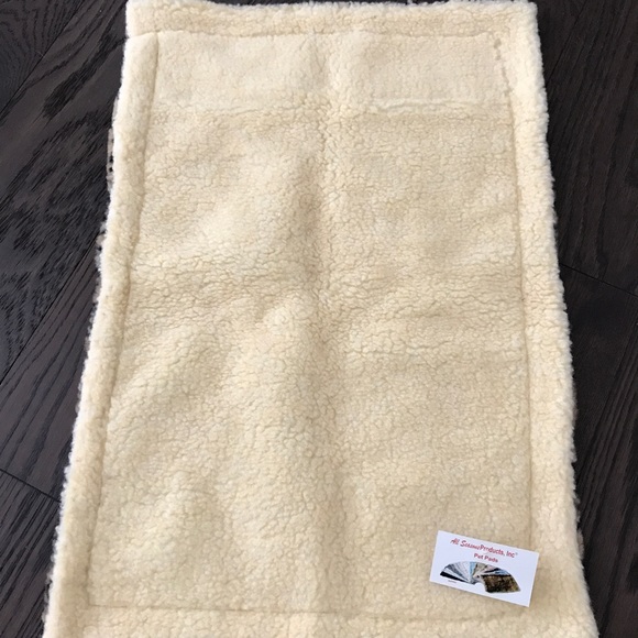 Pet Pad/Blanket Beautiful - Picture 2 of 3